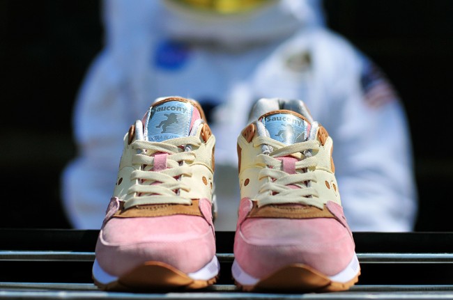 ExtraButter_Saucony_SpaceSnack_ShadowMaster_02